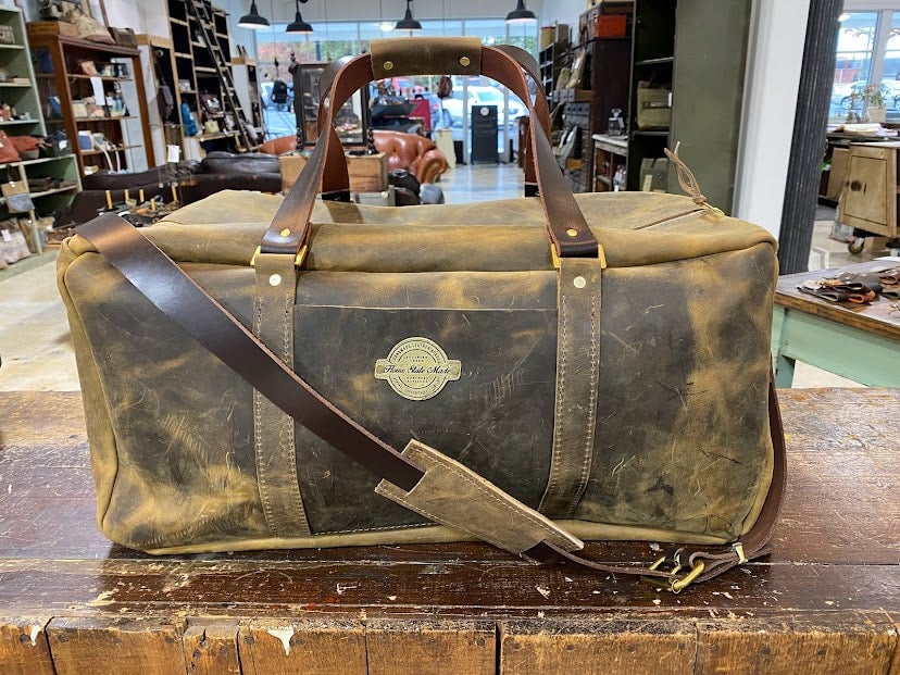 Concealed carry outlet duffel bag